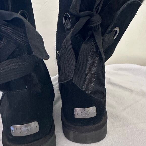 UGG Classic Short Black Boots with Bows Ribbons Sheepskin Lined Boots Womens 12 - Picture 4 of 8
